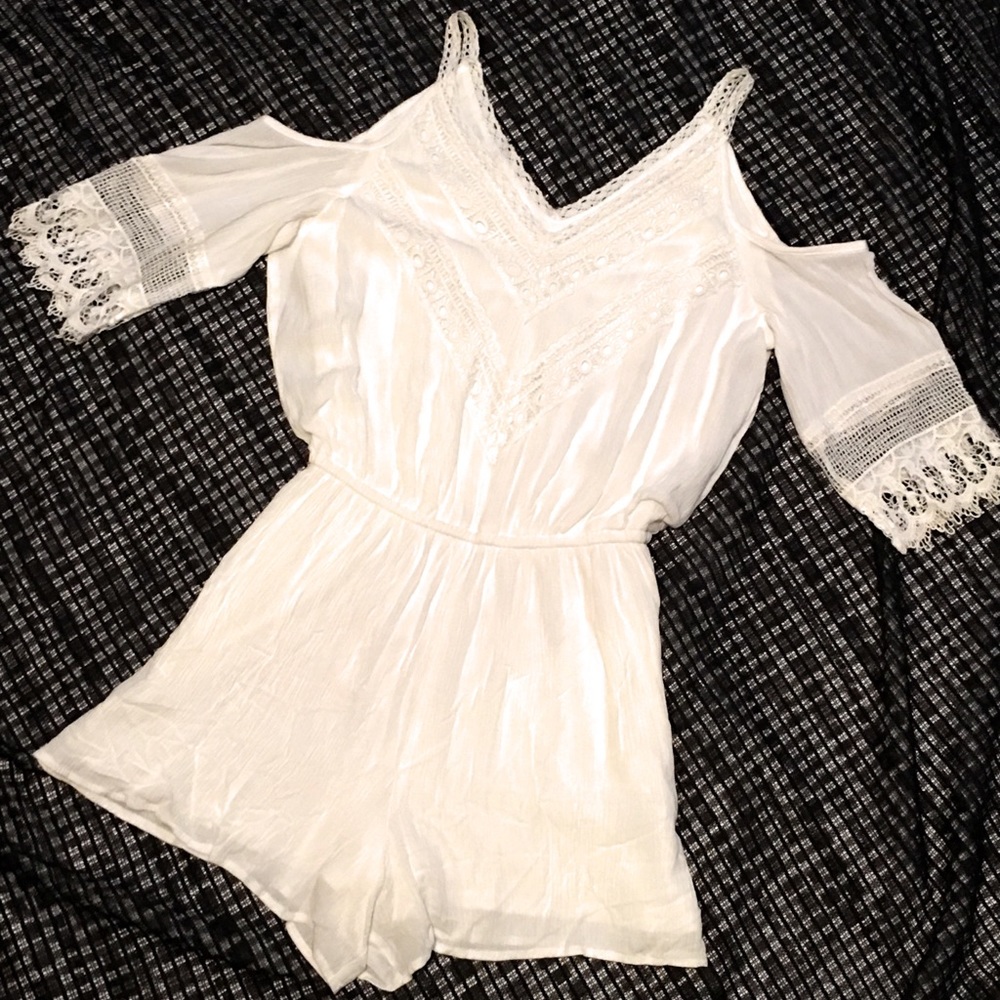 Maurice’s off the shoulder romper Sz S